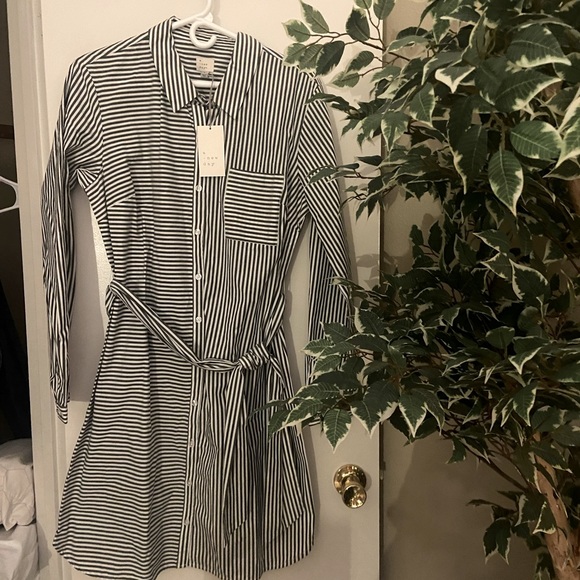 a new day Dresses & Skirts - 👗 NWT Striped Tie Dress 👗